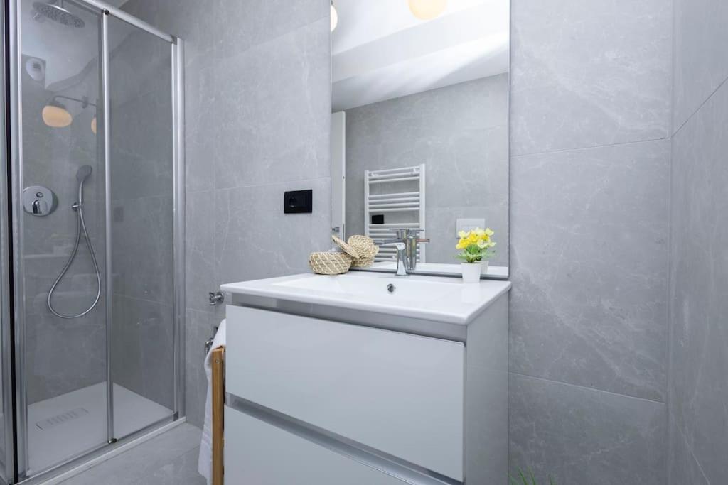 Darsena Charming Apartment By 101Flats Milano Exterior foto